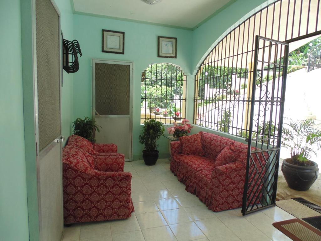 Royal Taal Inn Tagaytay City Luaran gambar