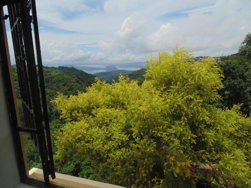 Royal Taal Inn Tagaytay City Bilik gambar