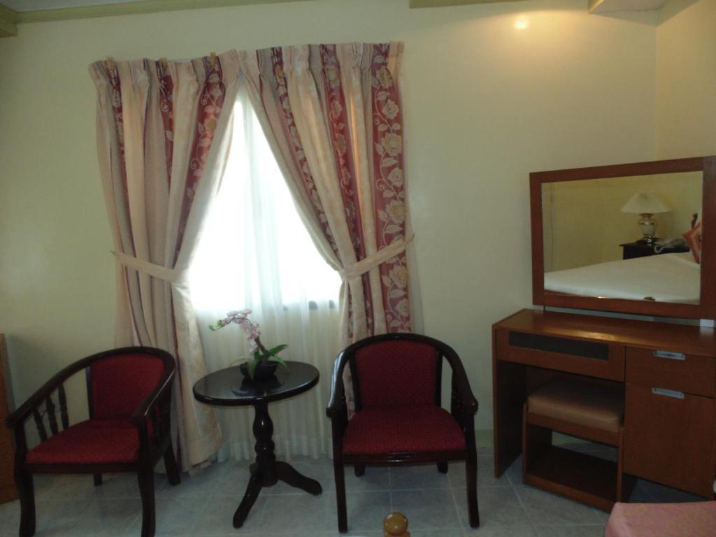 Royal Taal Inn Tagaytay City Bilik gambar