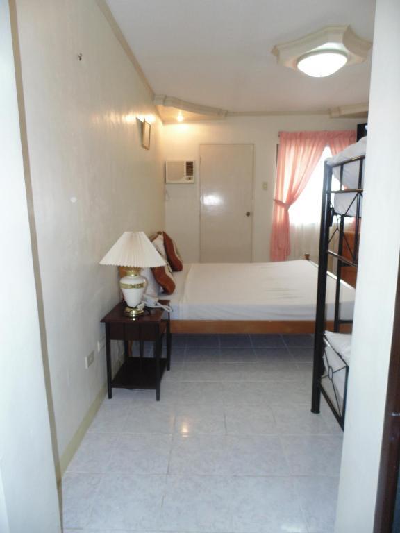 Royal Taal Inn Tagaytay City Bilik gambar