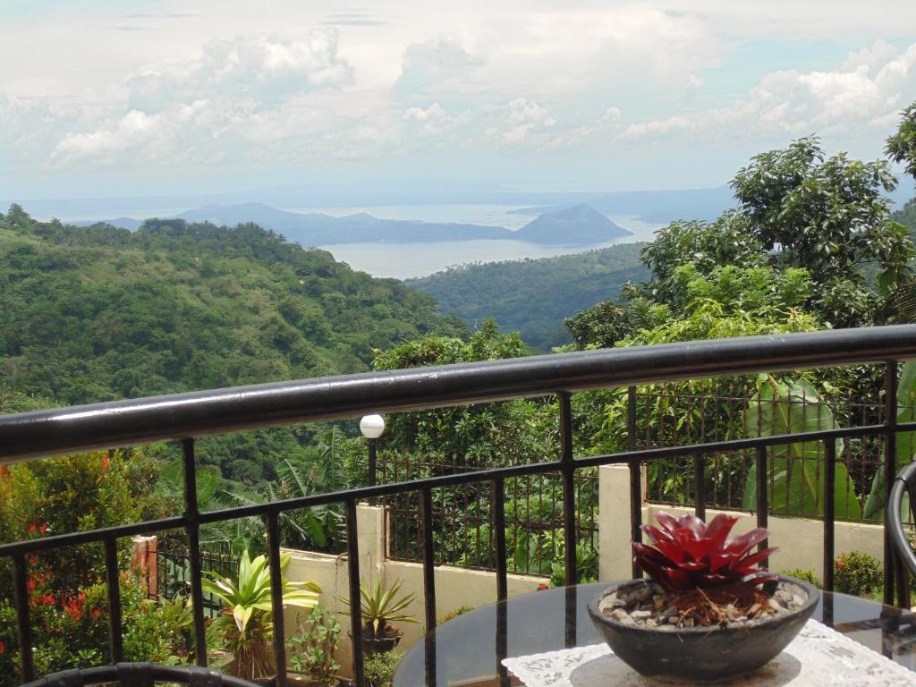 Royal Taal Inn Tagaytay City Bilik gambar