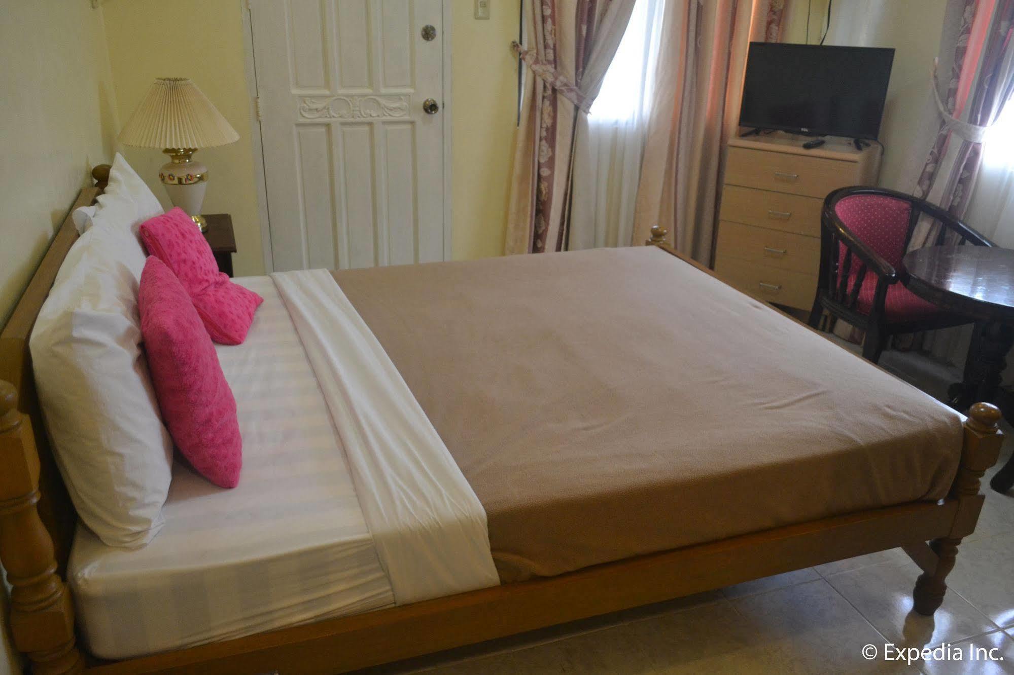 Royal Taal Inn Tagaytay City Luaran gambar