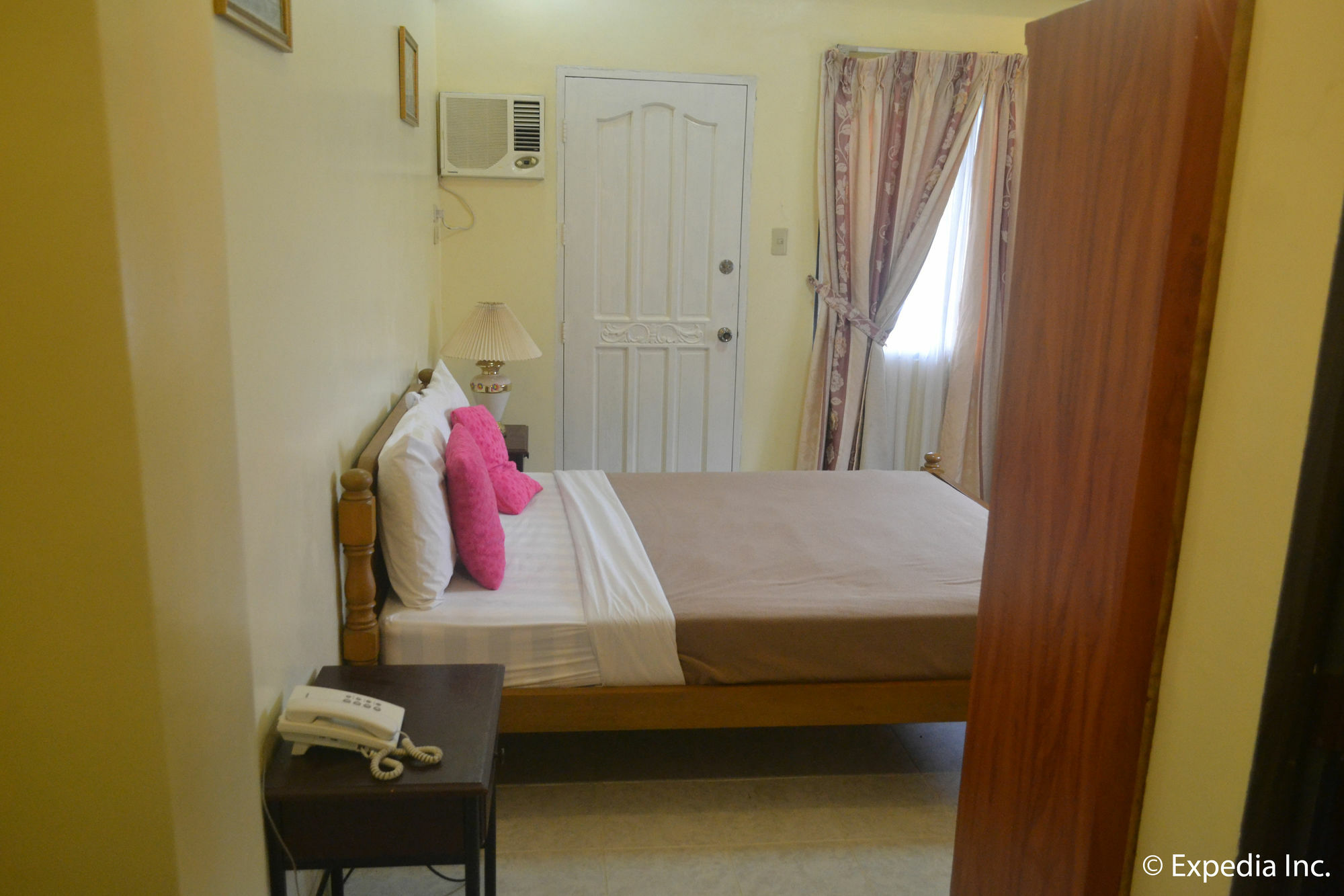 Royal Taal Inn Tagaytay City Luaran gambar